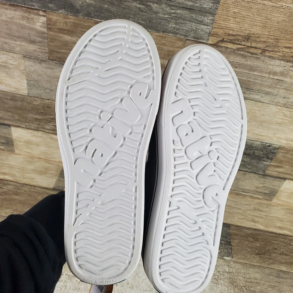 Native Miles Shoes Mens 8 / Womens 10 Dublin Gray Shell White Slip‎ On Sneakers